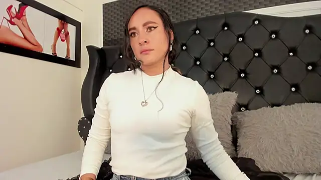 Coral Gibson online show from April 26, 2026, 1:30 pm