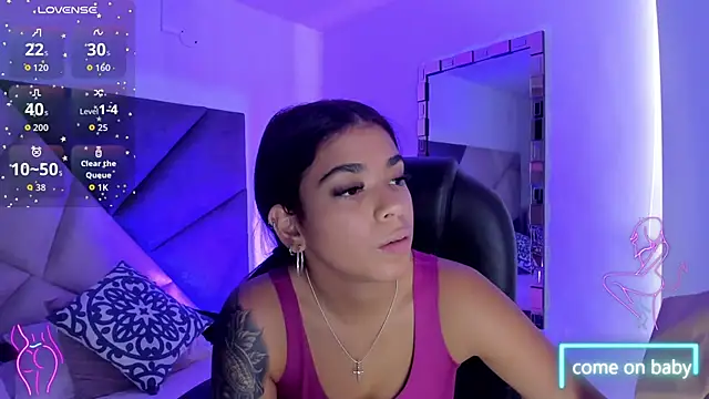 Snapshot of GiaFu chatting on November 17, 2025, 5:50 pm GiaFu online show from November 17, 2025, 5:50 pm