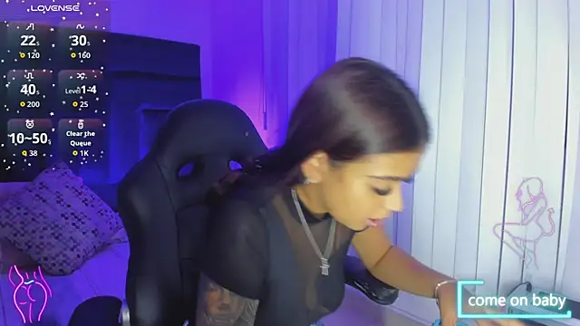 Snapshot of GiaFu chatting on October 24, 2025, 4:28 pm GiaFu online show from October 24, 2025, 4:28 pm