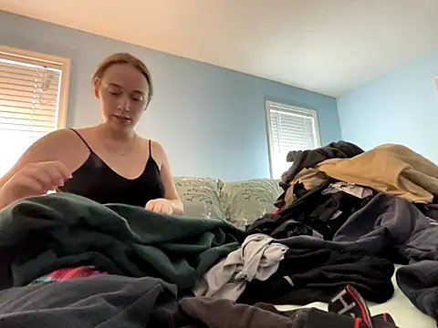 Snapshot of Maxinebabyyy chatting on December 15, 2025, 8:25 pm Maxinebabyyy online show from December 15, 2025, 8:25 pm