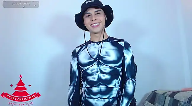 Snapshot of daniel_hot chatting on December 3, 2024, 12:08 am daniel hot online show from December 3, 2024, 12:08 am