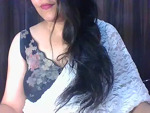 Snapshot of santurmom chatting on April 29, 2026, 5:17 pm santurmom online show from April 29, 2026, 5:17 pm