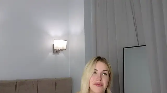 Snapshot of magnificent_angel chatting on March 9, 2025, 10:52 pm magnificent angel online show from March 9, 2025, 10:52 pm