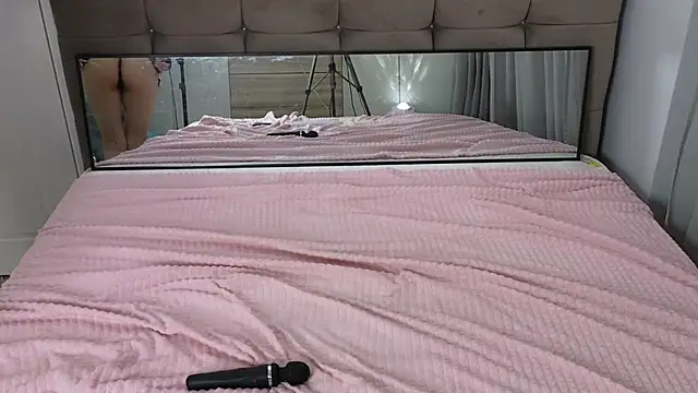 Snapshot of magnificent_angel chatting on March 13, 2025, 10:54 pm magnificent angel online show from March 13, 2025, 10:54 pm