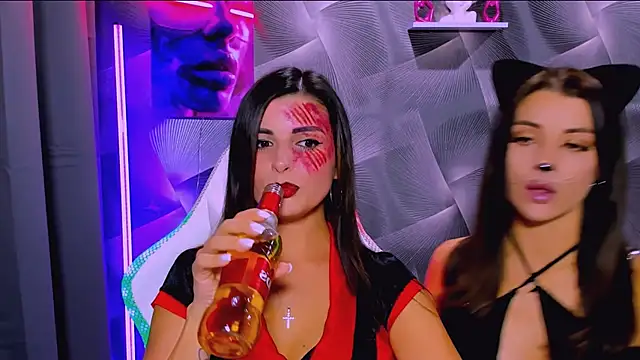 Snapshot of KayWuds chatting on October 31, 2025, 5:20 pm KayWuds online show from October 31, 2025, 5:20 pm