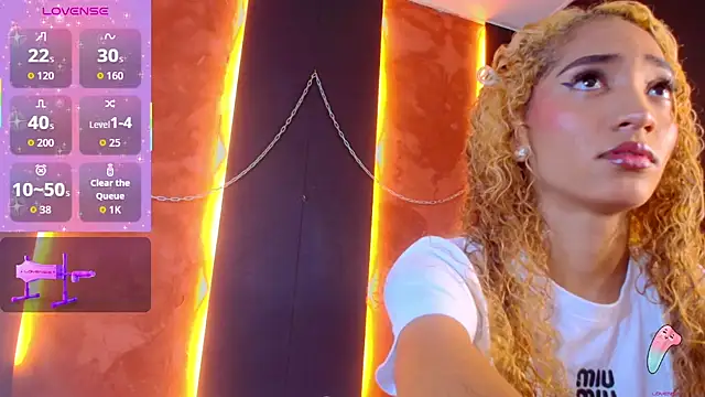 Snapshot of Charlotte_Love10 chatting on September 23, 2025, 12:45 pm Charlotte Love10 online show from September 23, 2025, 12:45 pm