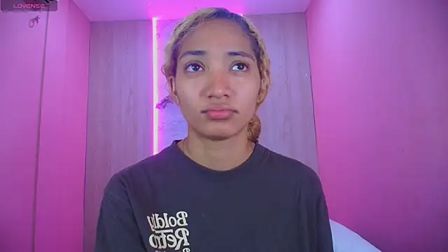 Snapshot of Charlotte_Love10 chatting on October 29, 2025, 12:59 pm Charlotte Love10 online show from October 29, 2025, 12:59 pm