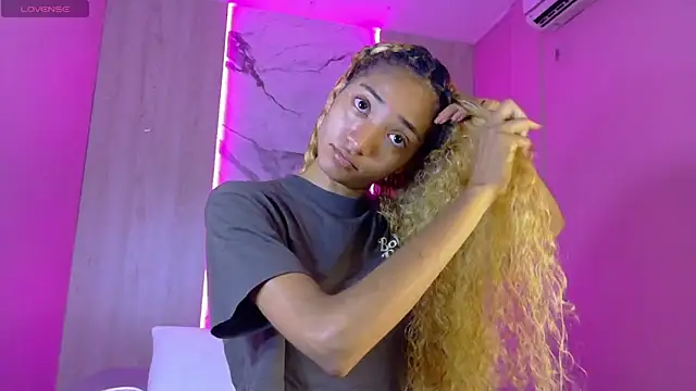 Snapshot of Charlotte_Love10 chatting on November 20, 2025, 12:17 pm Charlotte Love10 online show from November 20, 2025, 12:17 pm