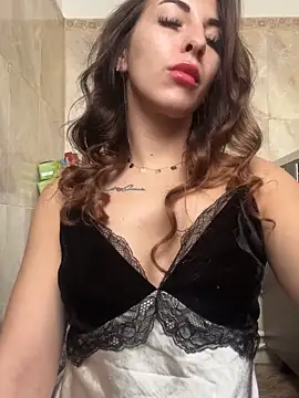 Snapshot of SashaBelle_ chatting on December 4, 2025, 8:02 am SashaBelle online show from December 4, 2025, 8:02 am