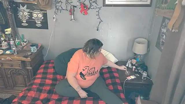 wild hot mess online show from December 5, 2024, 1:33 pm