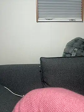 -x MIU x online show from February 12, 2026, 10:04 am