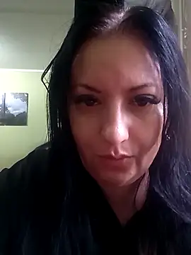Snapshot of Veronica-Celie chatting on October 13, 2025, 6:04 am Veronica-Celie online show from October 13, 2025, 6:04 am