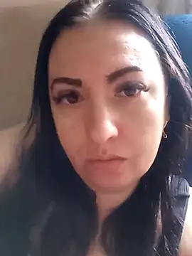 Snapshot of Veronica-Celie chatting on October 17, 2025, 11:01 am Veronica-Celie online show from October 17, 2025, 11:01 am