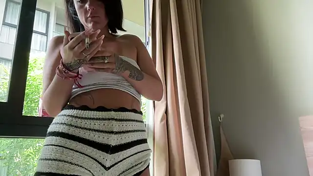 Snapshot of Leylah_Linda chatting on April 16, 2026, 7:31 am Leylah Linda online show from April 16, 2026, 7:31 am