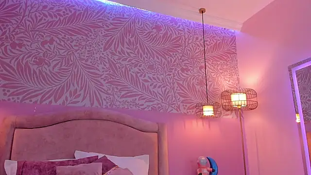 Snapshot of EmilyCollinss1 chatting on November 29, 2025, 8:36 am EmilyCollinss1 online show from November 29, 2025, 8:36 am