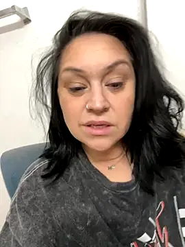 Snapshot of AlyssiaAmoreXO chatting on December 3, 2025, 1:21 pm AlyssiaAmoreXO online show from December 3, 2025, 1:21 pm