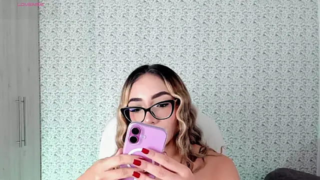 Sarajonnes online show from October 21, 2025, 1:43 pm