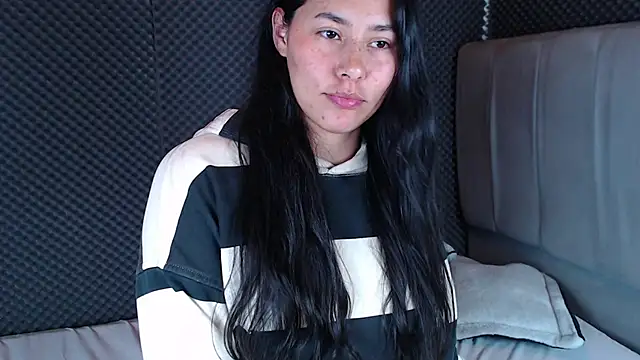 Snapshot of _joy_yva chatting on December 15, 2025, 11:10 pm joy yva online show from December 15, 2025, 11:10 pm