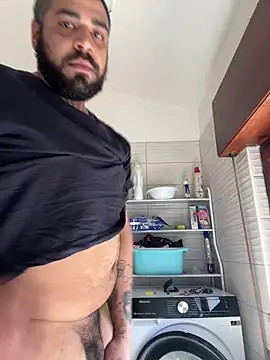 Dikkiduohottt online show from April 3, 2026, 1:06 pm