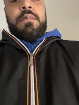 Dikkiduohottt online show from March 12, 2026, 9:46 am