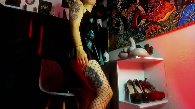 Snapshot of madame_ibby chatting on August 3, 2026, 12:55 pm madame ibby online show from August 3, 2026, 12:55 pm