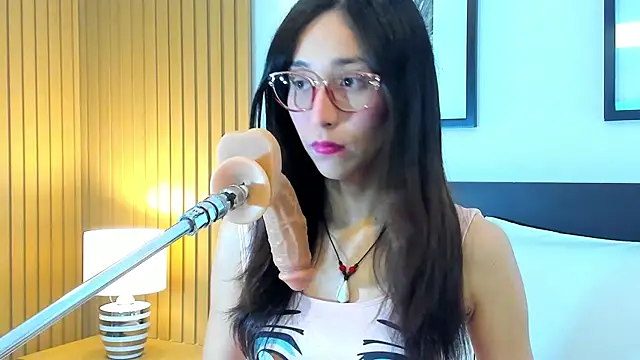 Snapshot of doll_bella_ chatting on July 7, 2026, 7:50 pm doll bella online show from July 7, 2026, 7:50 pm