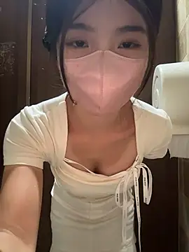 Snapshot of GouGou-111 chatting on June 24, 2026, 12:15 pm GouGou-111 online show from June 24, 2026, 12:15 pm