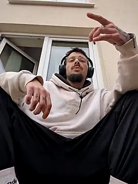 casualtimepassenger online show from February 24, 2025, 11:21 am