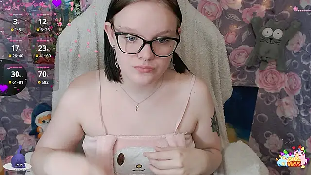 Snapshot of DivaMarisa chatting on February 13, 2025, 5:16 am DivaMarisa online show from February 13, 2025, 5:16 am