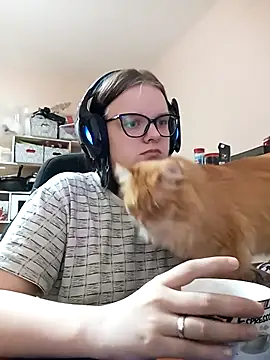 Snapshot of DivaMarisa chatting on March 22, 2025, 9:10 pm DivaMarisa online show from March 22, 2025, 9:10 pm