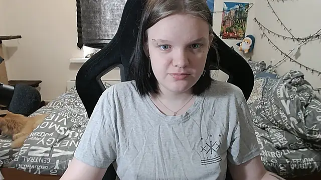 Snapshot of DivaMarisa chatting on March 12, 2025, 8:19 am DivaMarisa online show from March 12, 2025, 8:19 am