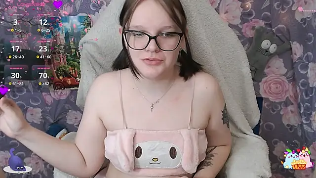 Snapshot of DivaMarisa chatting on February 14, 2025, 5:30 am DivaMarisa online show from February 14, 2025, 5:30 am