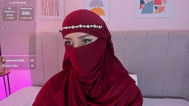 Snapshot of rawiya chatting on October 21, 2025, 12:15 pm rawiya online show from October 21, 2025, 12:15 pm