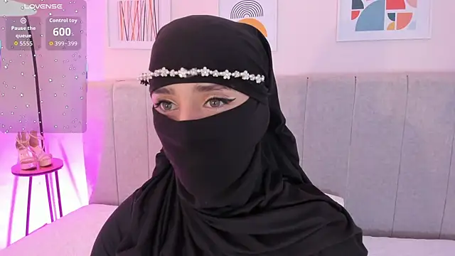 Snapshot of rawiya chatting on December 1, 2025, 1:12 pm rawiya online show from December 1, 2025, 1:12 pm