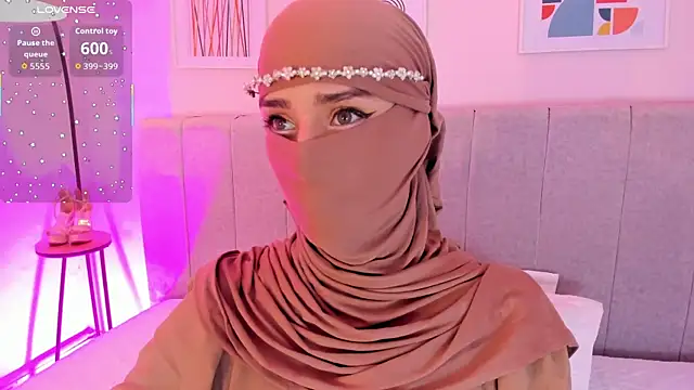 Snapshot of rawiya chatting on November 24, 2025, 12:16 pm rawiya online show from November 24, 2025, 12:16 pm