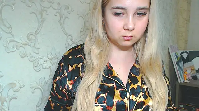 Snapshot of DolphinDreams chatting on March 20, 2026, 11:55 am DolphinDreams online show from March 20, 2026, 11:55 am