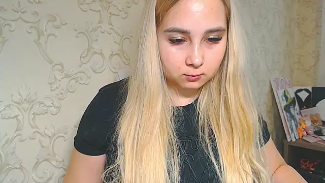 DolphinDreams online show from April 20, 2026, 2:29 pm