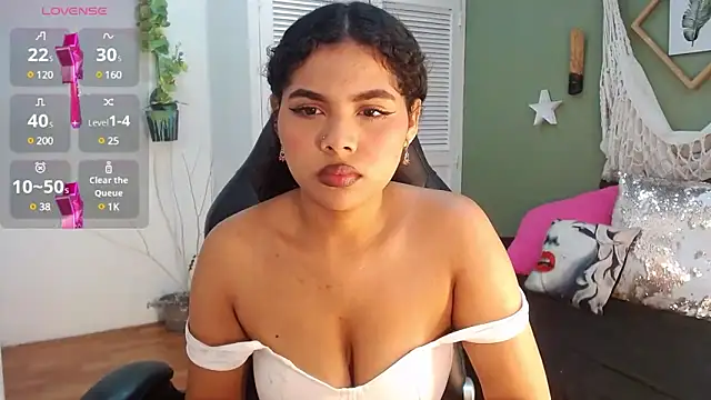 ashly collin9 online show from March 4, 2025, 2:21 pm