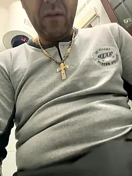 Snapshot of Lecatore80 chatting on November 20, 2025, 7:14 pm Lecatore80 online show from November 20, 2025, 7:14 pm