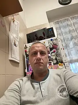 Snapshot of Lecatore80 chatting on March 1, 2026, 7:19 am Lecatore80 online show from March 1, 2026, 7:19 am