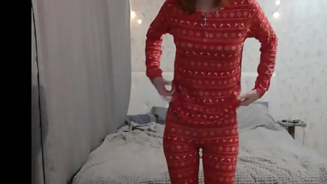 Snapshot of KateBunny chatting on December 17, 2024, 4:21 pm KateBunny online show from December 17, 2024, 4:21 pm