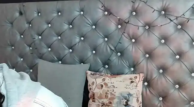 ToshiaKimich online show from March 18, 2025, 1:34 pm