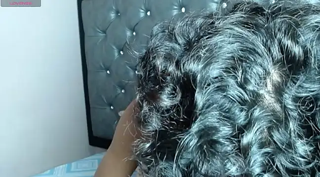 ToshiaKimich online show from March 11, 2025, 12:39 pm