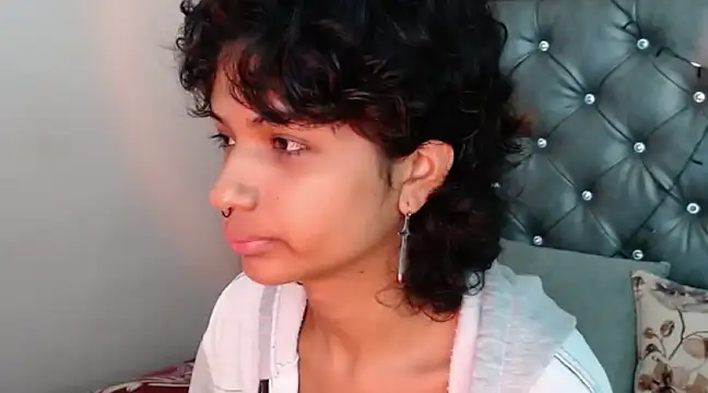 ToshiaKimich online show from March 20, 2025, 12:32 pm