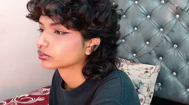 ToshiaKimich online show from March 17, 2025, 4:33 pm