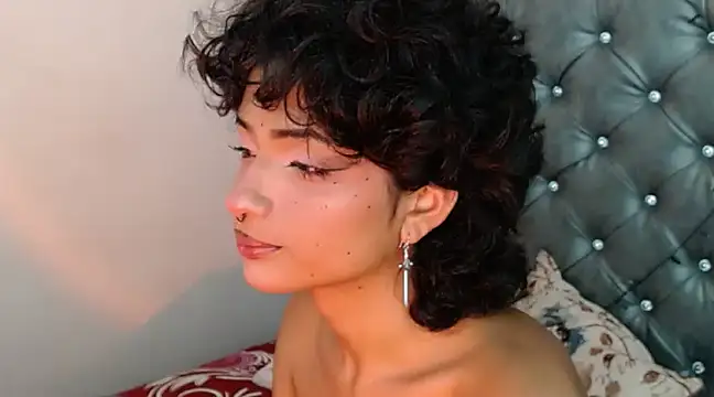 ToshiaKimich online show from March 20, 2025, 6:42 pm