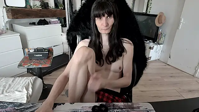 CeriseLapine online show from October 13, 2025, 9:00 am