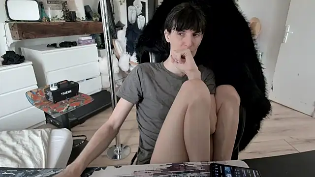 CeriseLapine online show from October 14, 2025, 10:27 am