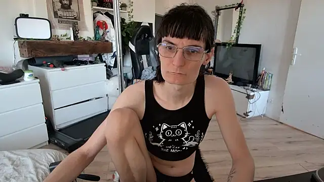 CeriseLapine online show from November 3, 2025, 9:24 am