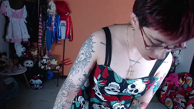 Snapshot of MissMiia2 chatting on June 3, 2026, 1:01 pm MissMiia2 online show from June 3, 2026, 1:01 pm